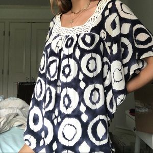 really pretty blue and white blouse top